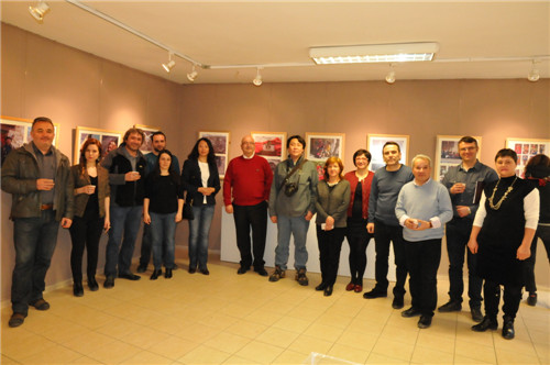 张�副教授与所有参加“羌族文化”展开幕式的安纳托鲁大学美术成人电影